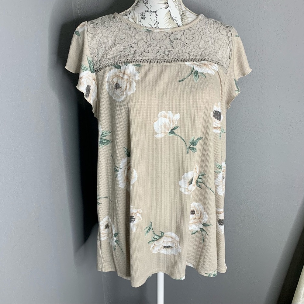 Torrid Women Floral Lace Tan Beige Top Sz 2 18-20 - Picture 1 of 3